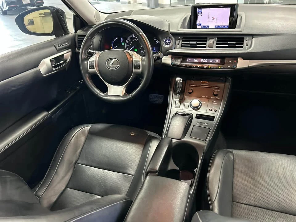2013 Lexus CT - Image 3 of 10