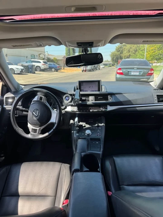 2013 Lexus CT - Image 14 of 16