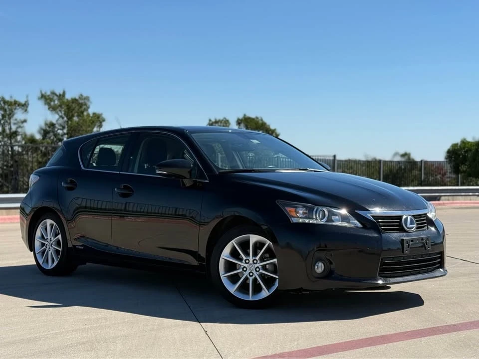 2013 Lexus CT - Image 2 of 15