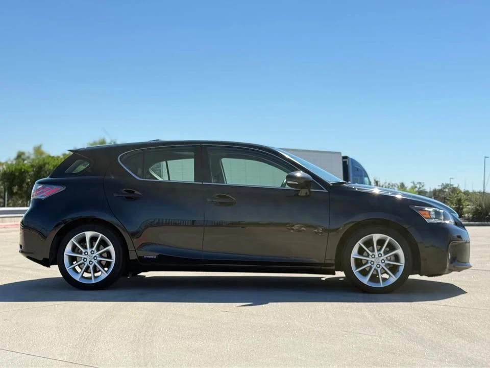 2013 Lexus CT - Image 8 of 15