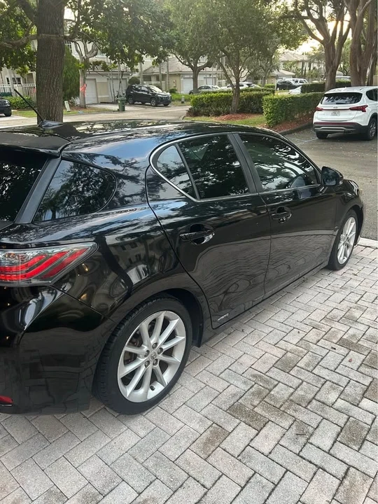 2013 Lexus CT - Image 2 of 10
