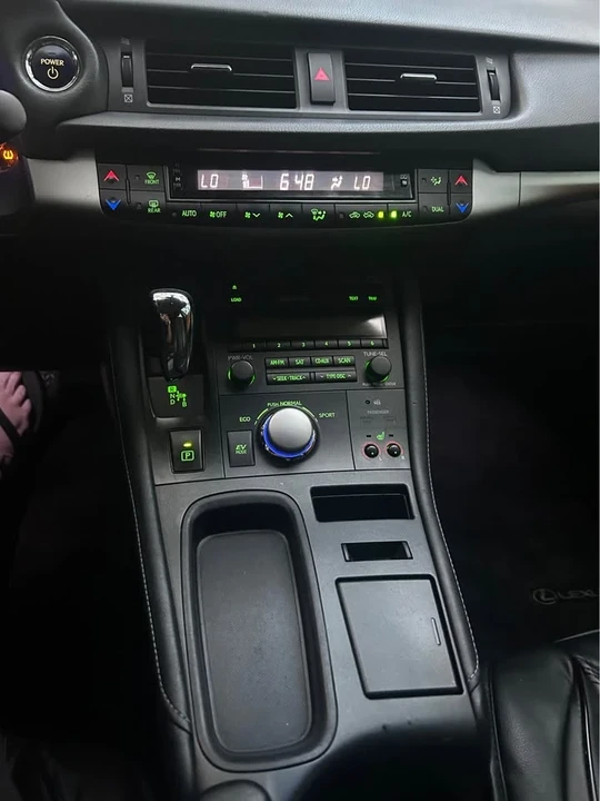 2013 Lexus CT - Image 10 of 10