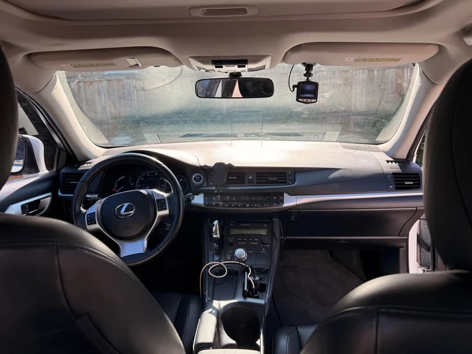 2013 Lexus CT - Image 10 of 19