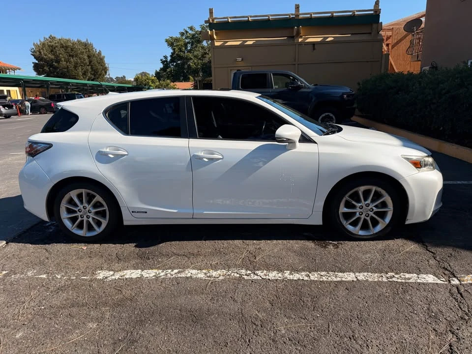 2013 Lexus CT - Image 3 of 19