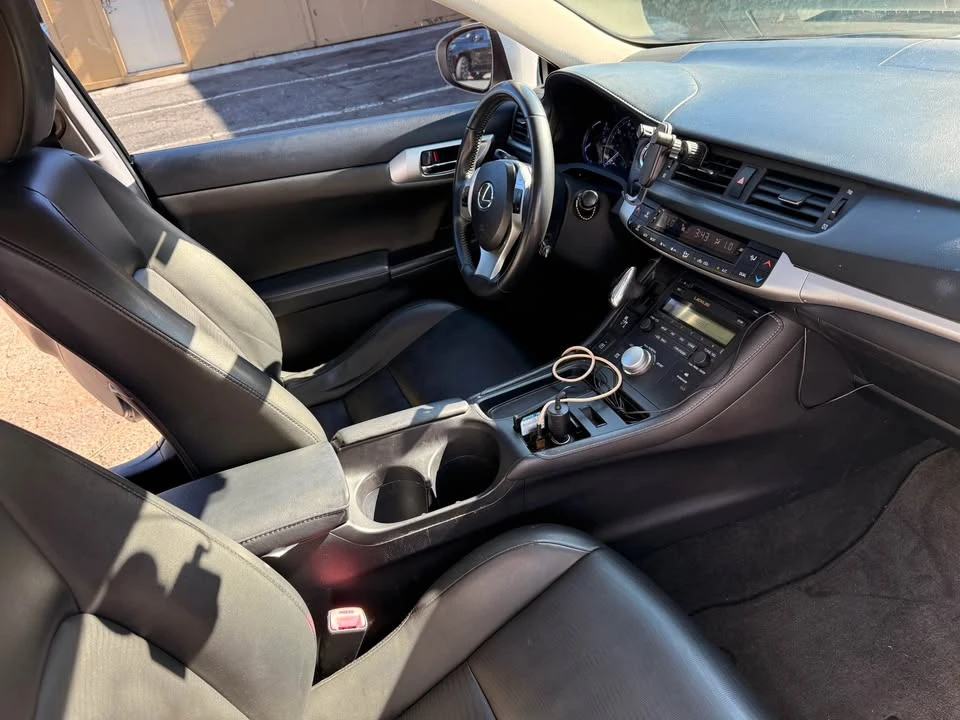 2013 Lexus CT - Image 8 of 19