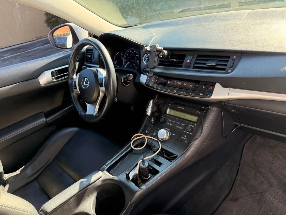 2013 Lexus CT - Image 17 of 19