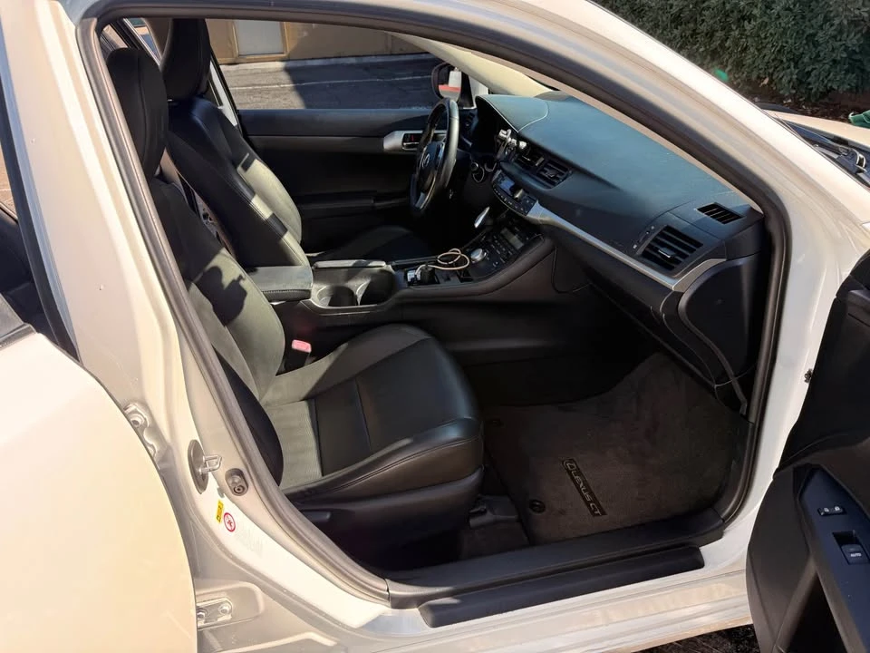 2013 Lexus CT - Image 7 of 19