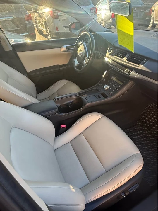 2013 Lexus CT - Image 13 of 18