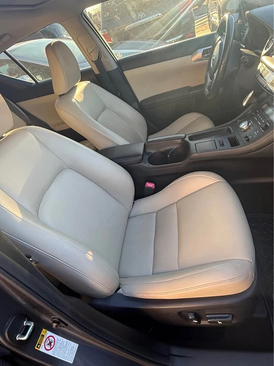 2013 Lexus CT - Image 10 of 18