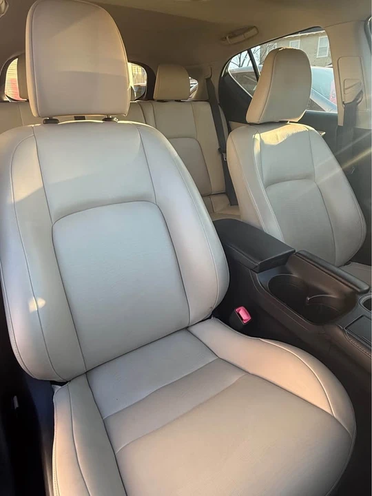 2013 Lexus CT - Image 16 of 18
