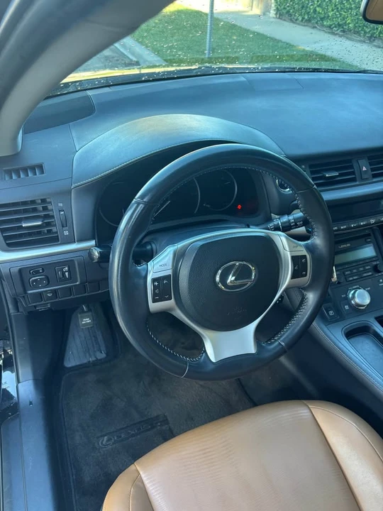 2013 Lexus CT - Image 8 of 17