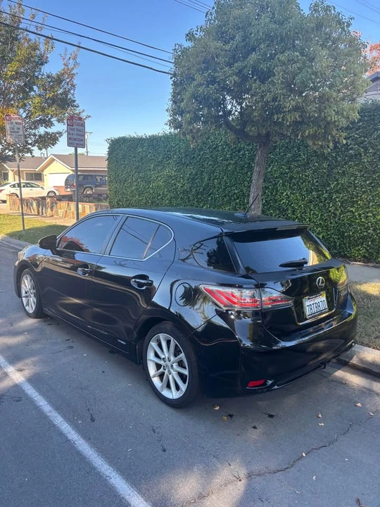 2013 Lexus CT - Image 2 of 17