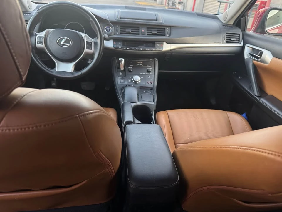 2013 Lexus CT - Image 12 of 13
