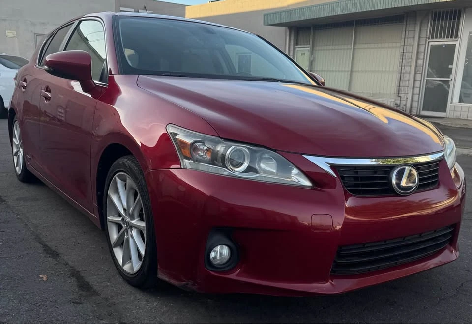 2013 Lexus CT - Image 2 of 13