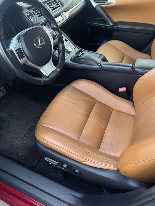 2013 Lexus CT - Image 11 of 13