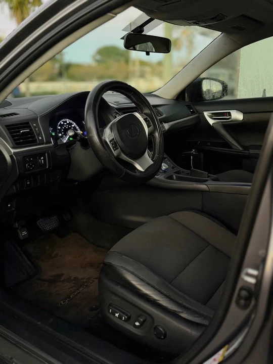 2013 Lexus CT - Image 9 of 11