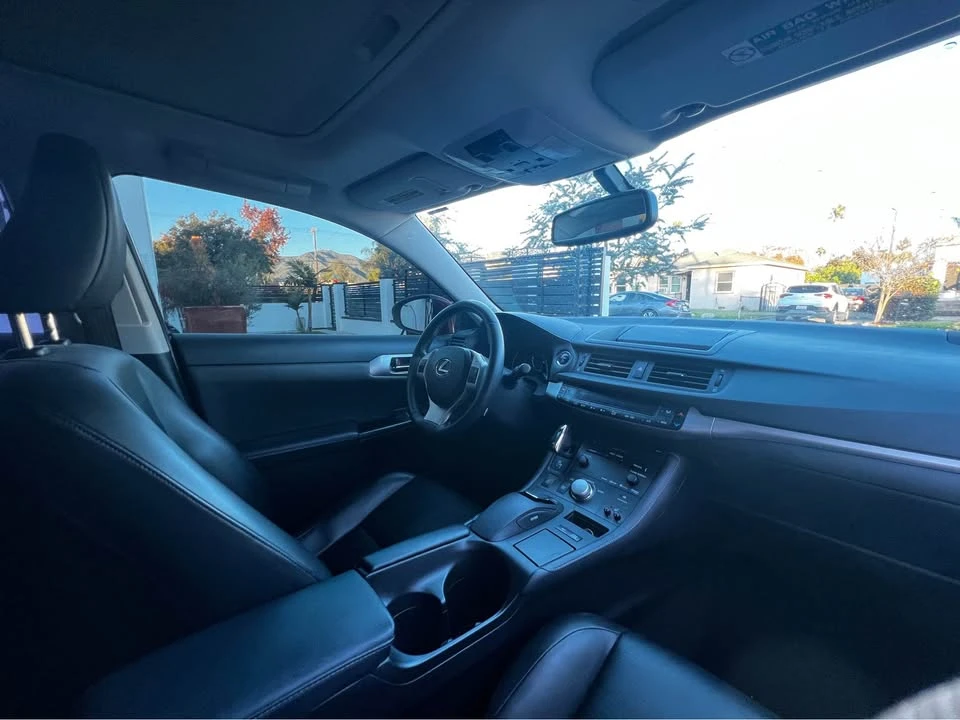 2013 Lexus CT - Image 3 of 4