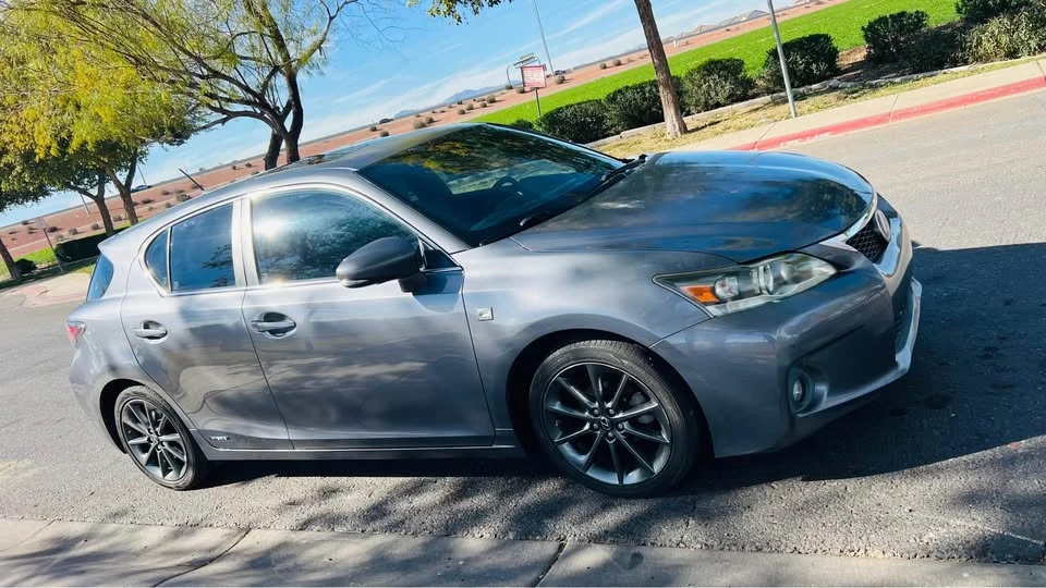 2013 Lexus CT - Image 2 of 17
