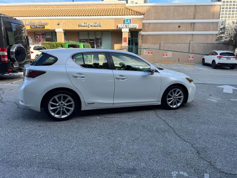 2013 Lexus CT - Image 7 of 20