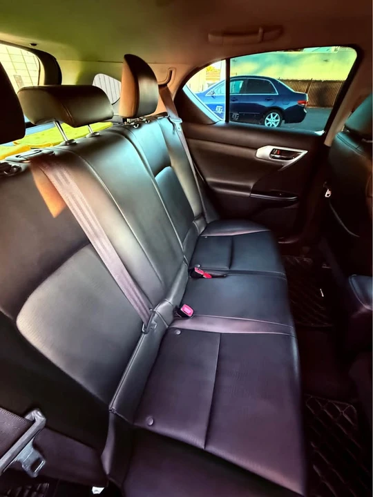 2013 Lexus CT - Image 8 of 13