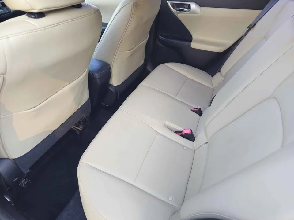 2013 Lexus CT - Image 13 of 19