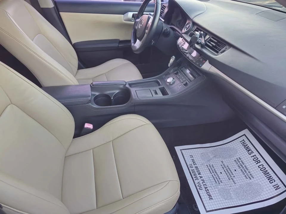 2013 Lexus CT - Image 17 of 19