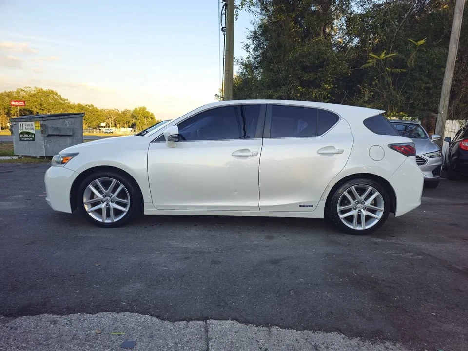 2013 Lexus CT - Image 8 of 19
