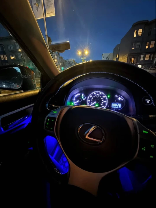 2013 Lexus CT - Image 10 of 13