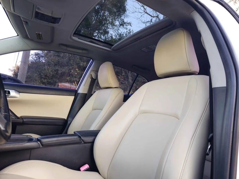 2013 Lexus CT - Image 11 of 19