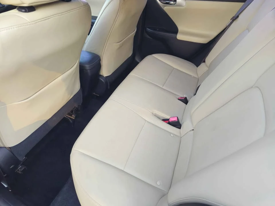 2013 Lexus CT - Image 14 of 19