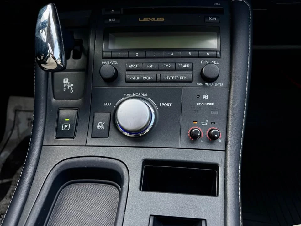 2013 Lexus CT - Image 17 of 18