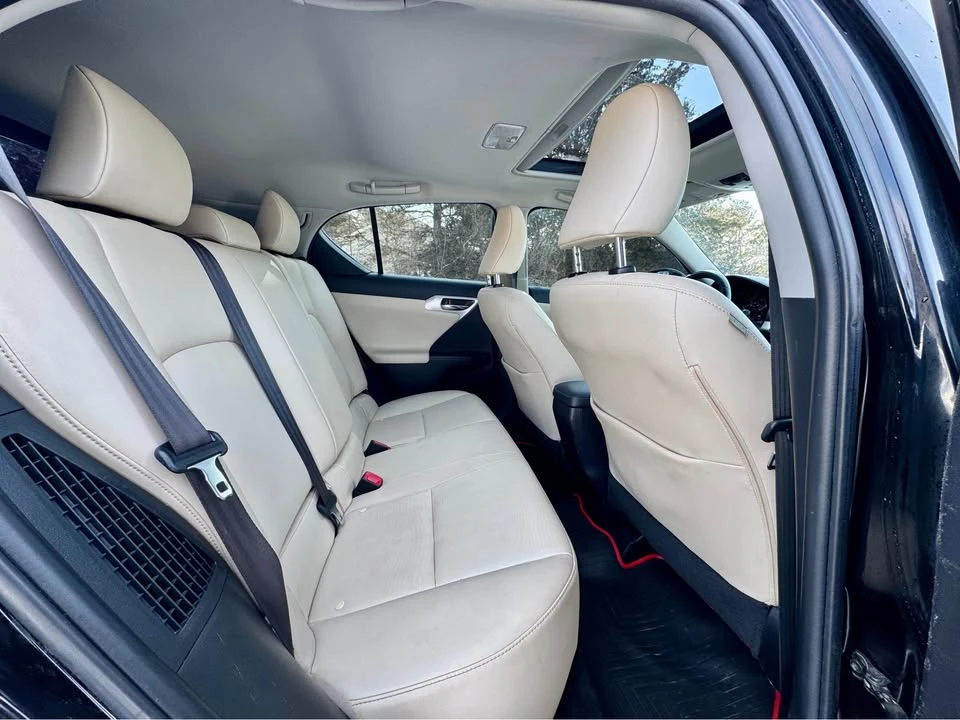 2013 Lexus CT - Image 9 of 18
