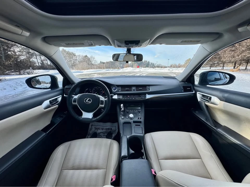 2013 Lexus CT - Image 12 of 18