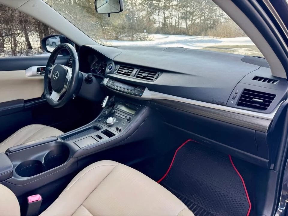 2013 Lexus CT - Image 10 of 18