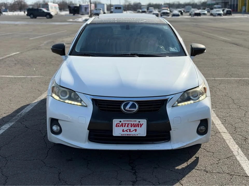 2013 Lexus CT - Image 2 of 16
