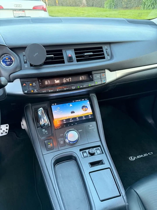 2013 Lexus CT - Image 10 of 16