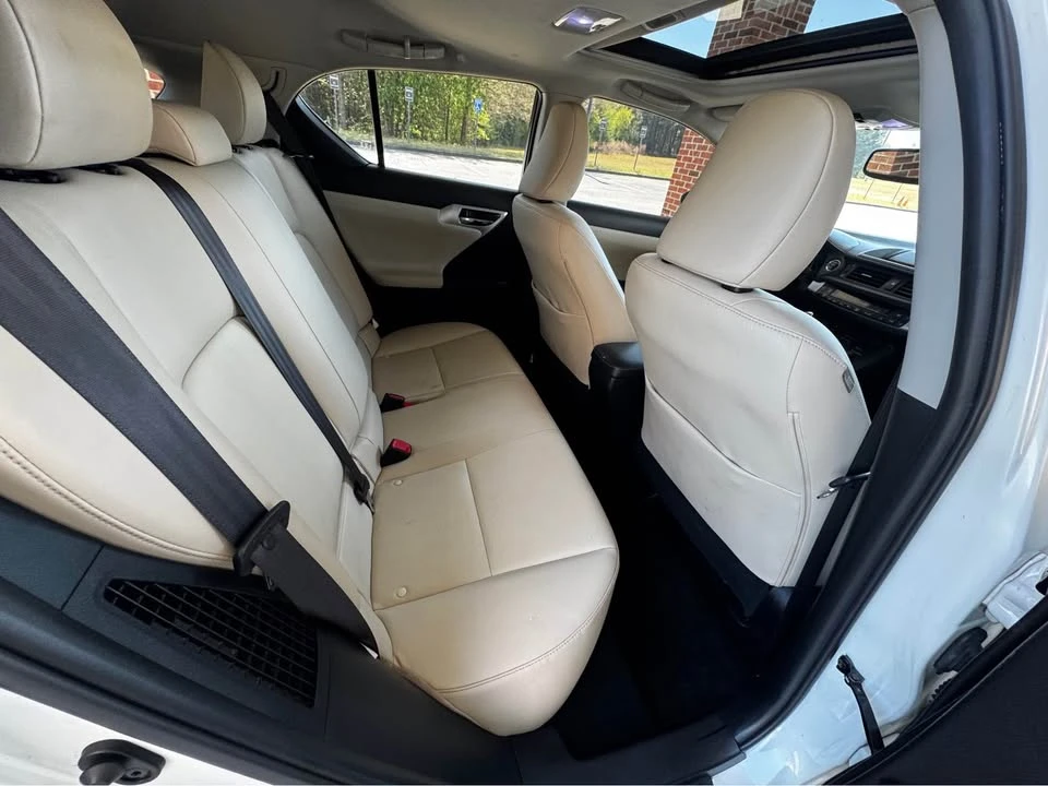 2013 Lexus CT - Image 10 of 12