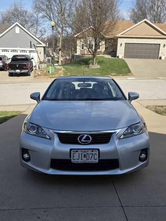 2013 Lexus CT - Image 2 of 9