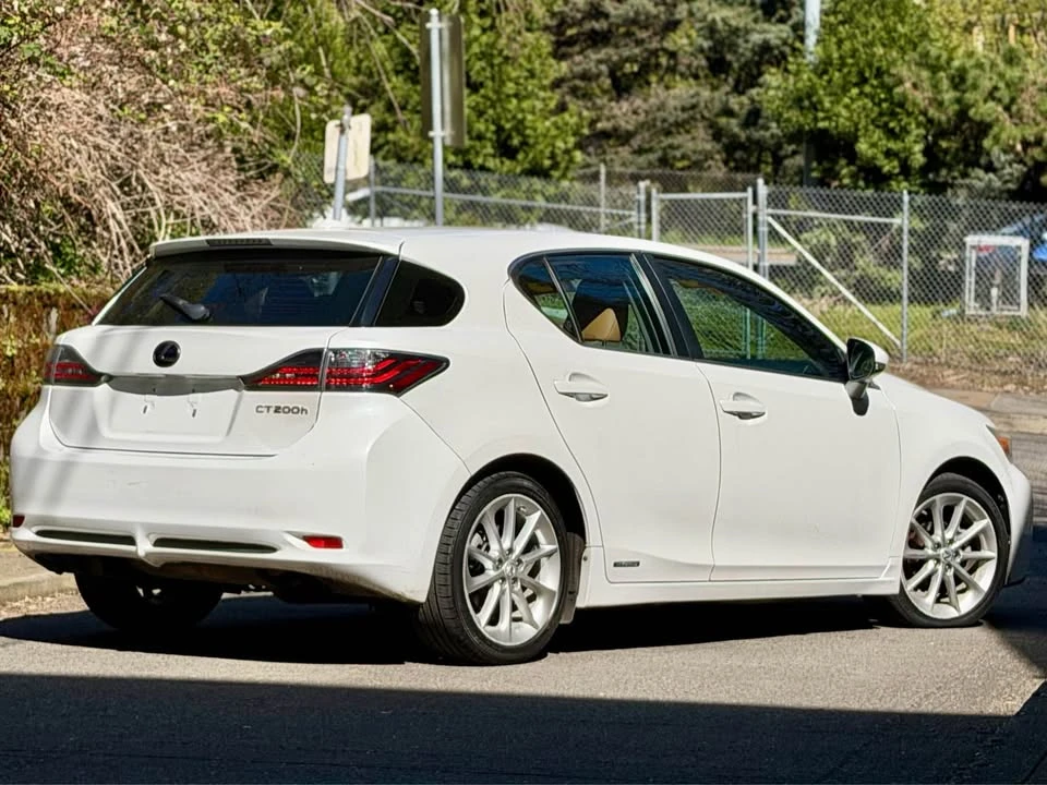 2013 Lexus CT - Image 4 of 10