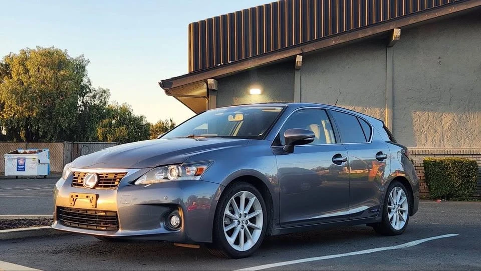 2013 Lexus CT - Image 2 of 14