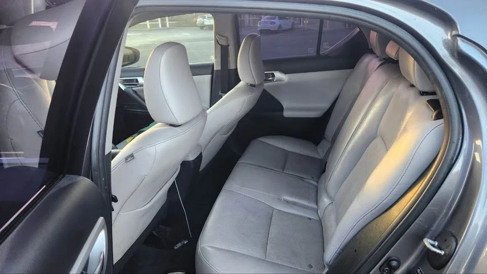 2013 Lexus CT - Image 13 of 14