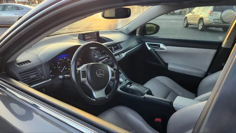 2013 Lexus CT - Image 14 of 14
