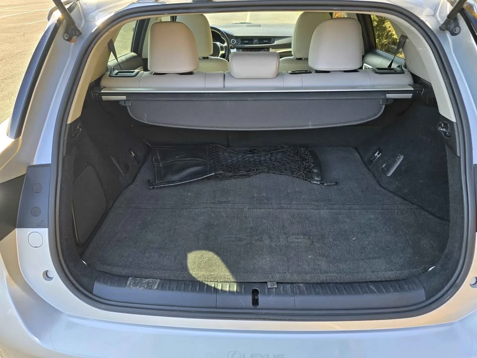 2013 Lexus CT - Image 8 of 20