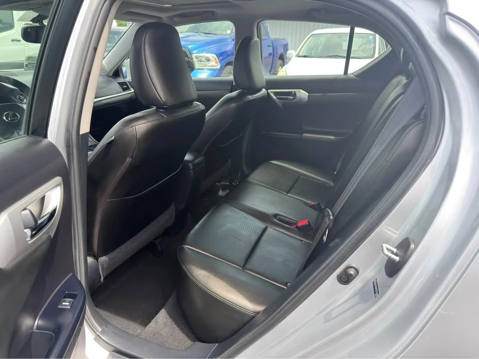 2013 Lexus CT - Image 15 of 15