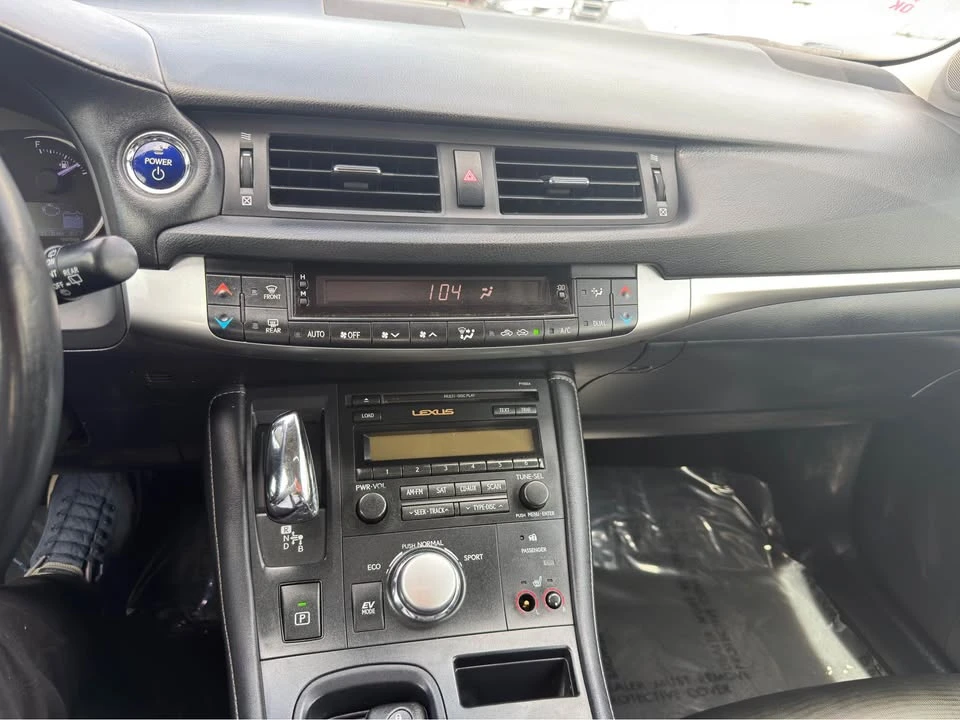 2013 Lexus CT - Image 12 of 15
