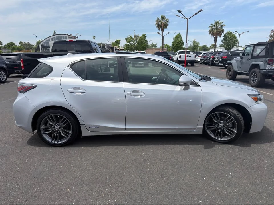 2013 Lexus CT - Image 3 of 15
