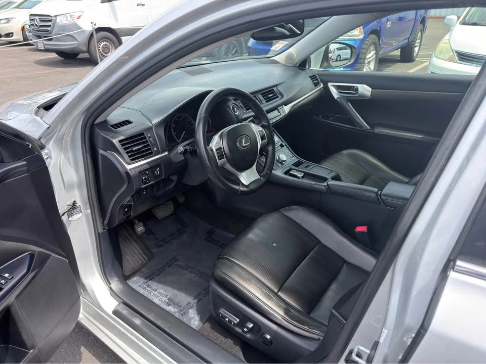 2013 Lexus CT - Image 14 of 15