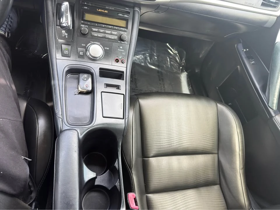 2013 Lexus CT - Image 13 of 15