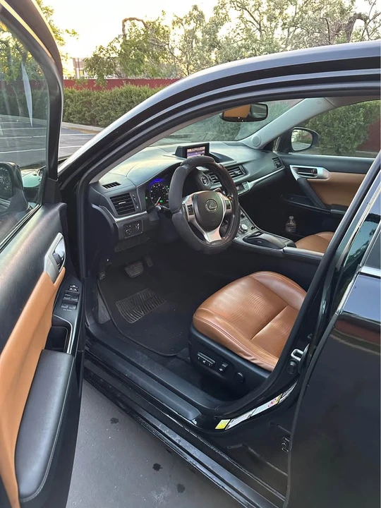 2013 Lexus CT - Image 5 of 14