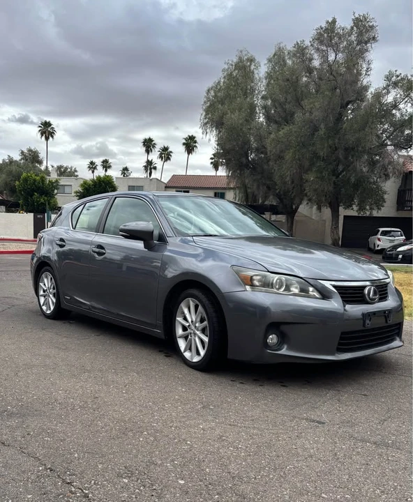 2013 Lexus CT - Image 2 of 11
